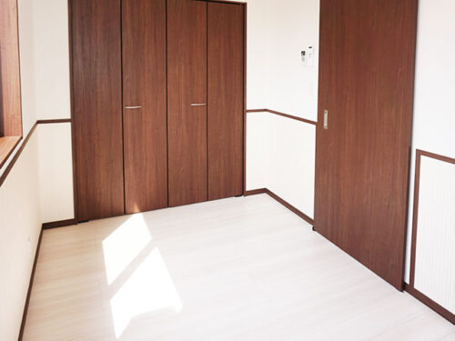 5帖の寝室、キングサイズダブルベッド設置可能(寝室)